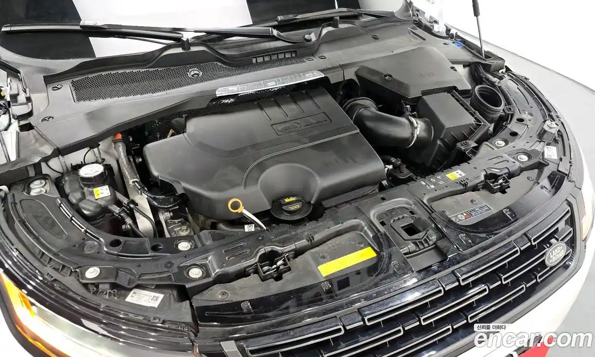 Land Rover Range-Rover Evoque 2024 2.0 Автомат в Москве № 627302, фото 6