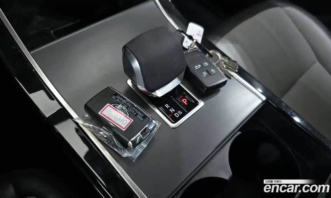 Land Rover Range-Rover Evoque 2024 2.0 Автомат в Москве № 627302, фото 9