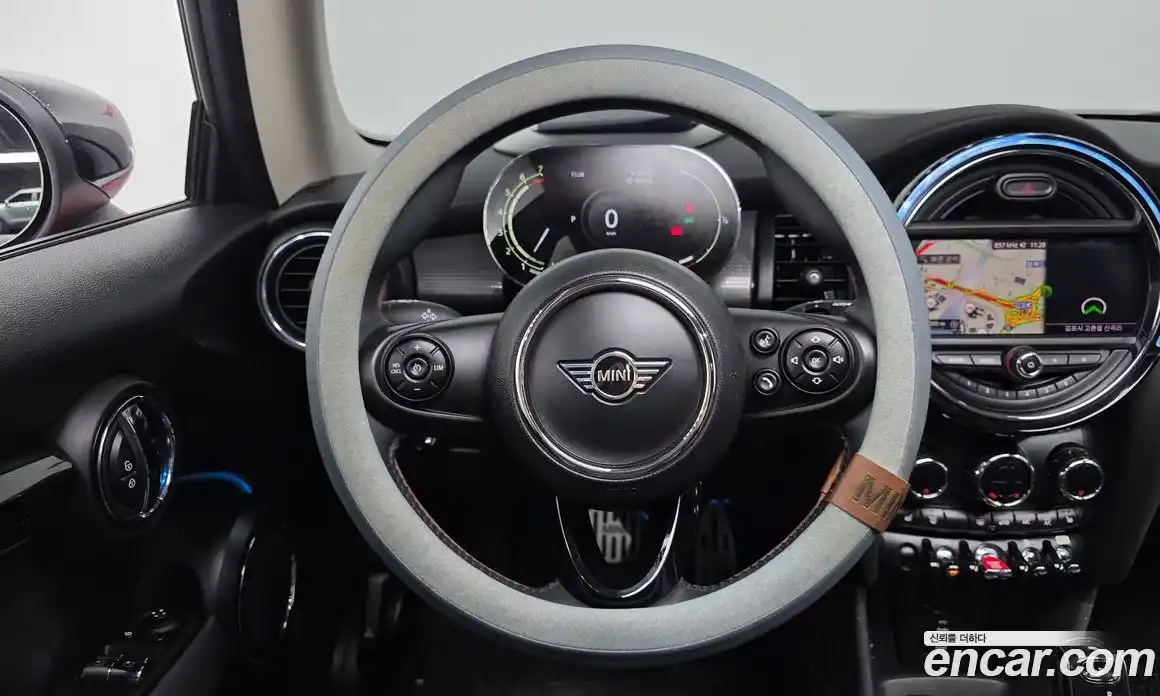 Mini Cooper 2021 1.5 Автомат в Москве № 627821, фото 13