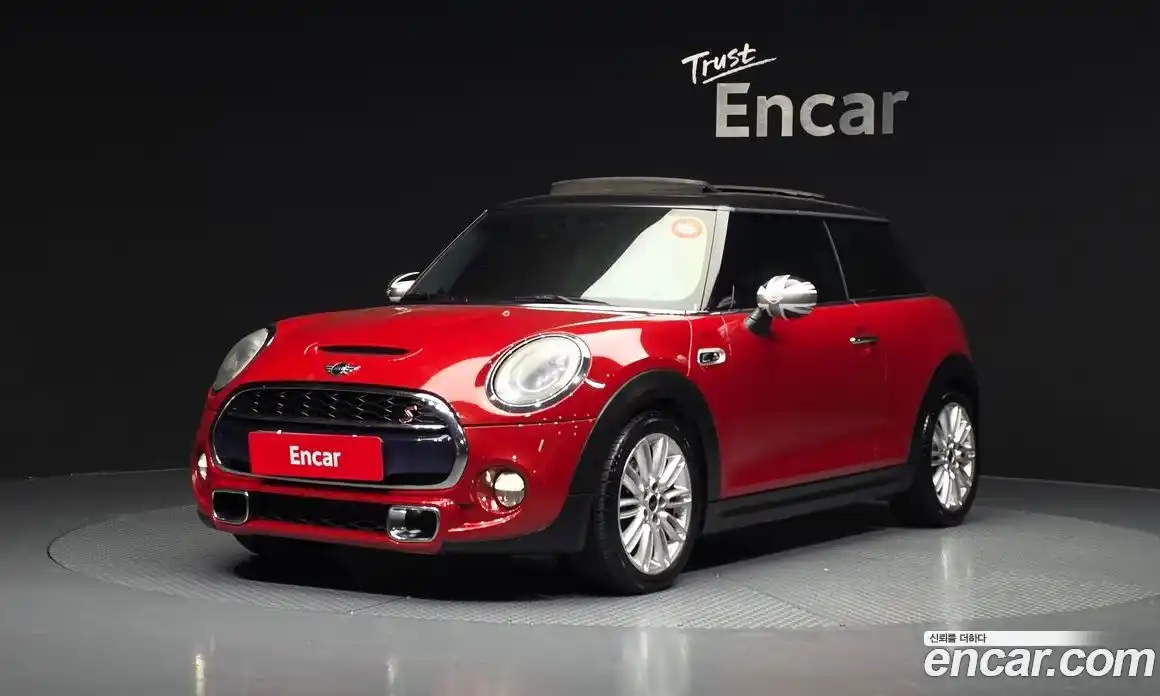 Mini Cooper 2015 2.0 Автомат в Москве № 628209, фото 1