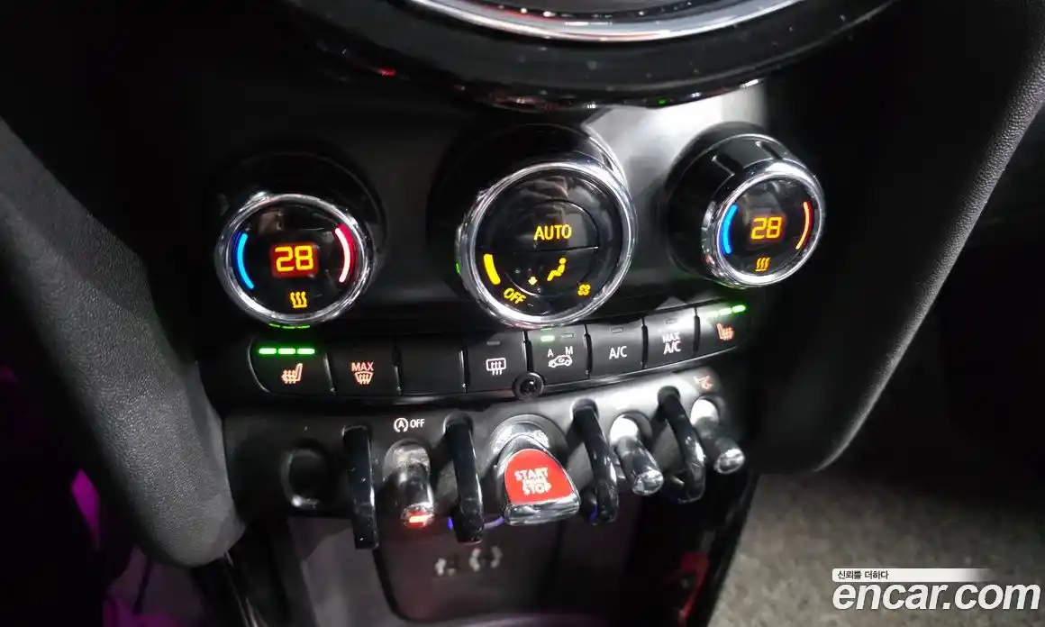 Mini Cooper 2015 2.0 Автомат в Москве № 628209, фото 17