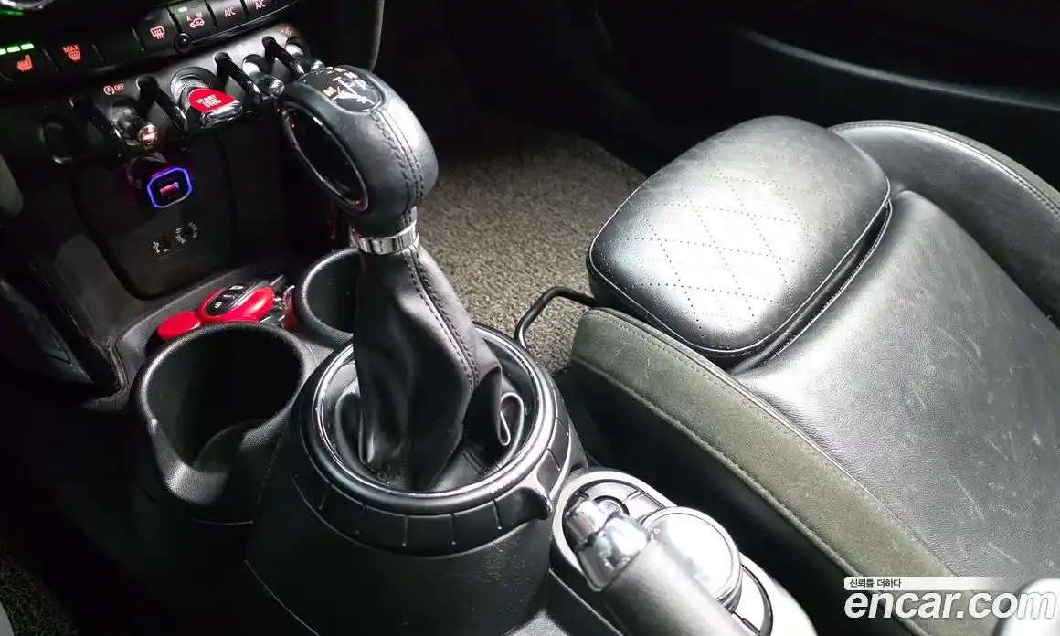 Mini Cooper 2015 2.0 Автомат в Москве № 628209, фото 9