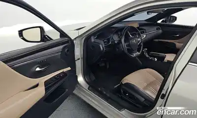 Lexus ES 2019 2.5 Автомат в Москве № 628556, миниатюра 11