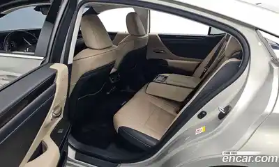 Lexus ES 2019 2.5 Автомат в Москве № 628556, миниатюра 12
