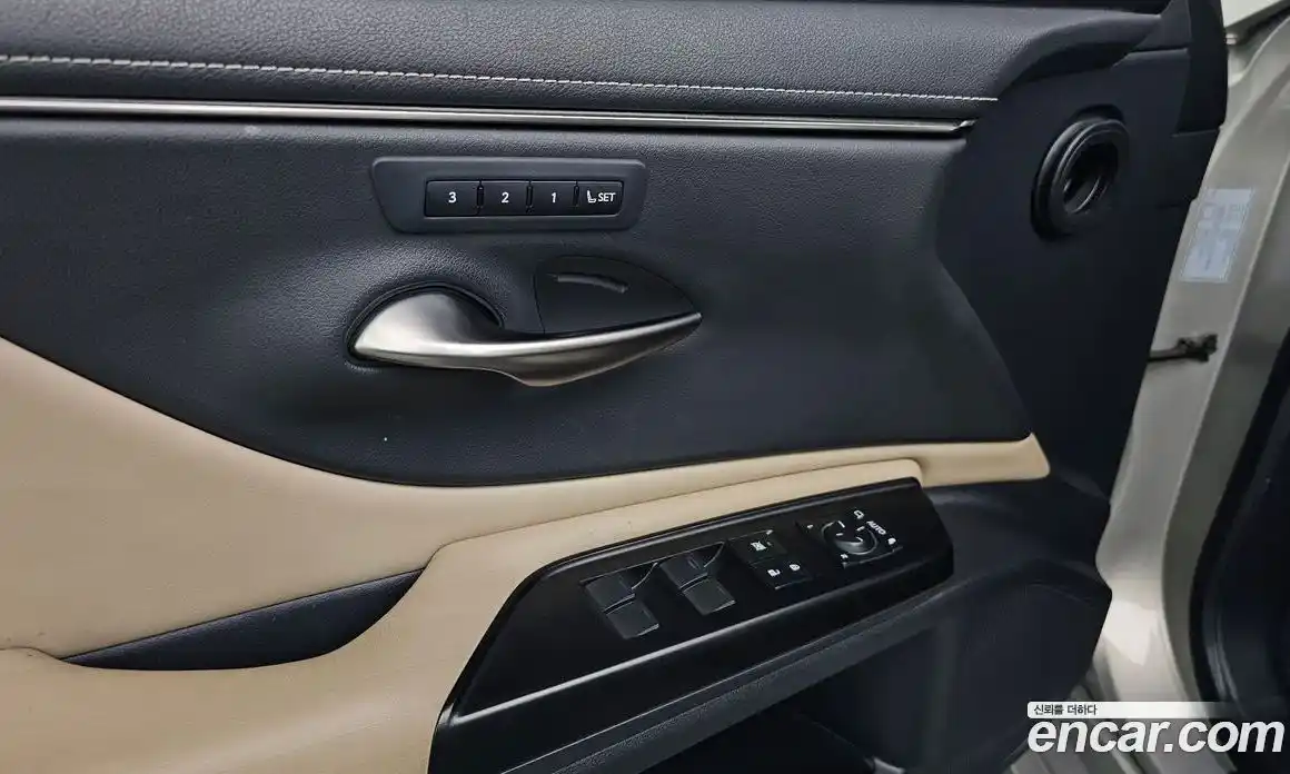 Lexus ES 2019 2.5 Автомат в Москве № 628556, фото 18