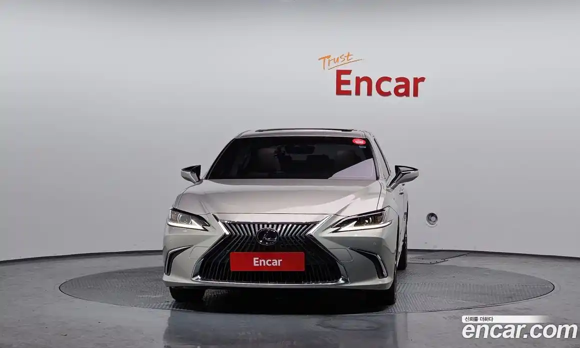 Lexus ES 2019 2.5 Автомат в Москве № 628556, фото 3