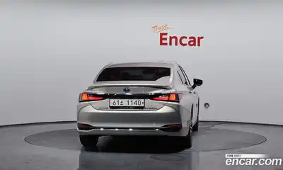 Lexus ES 2019 2.5 Автомат в Москве № 628556, миниатюра 4