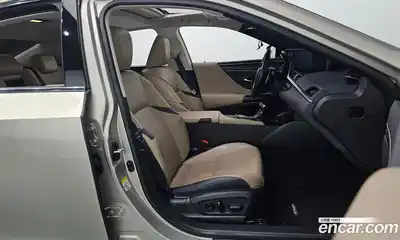 Lexus ES 2019 2.5 Автомат в Москве № 628556, миниатюра 10