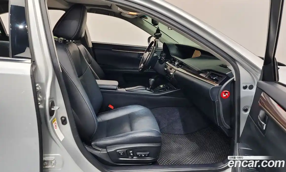 Lexus ES 2014 2.5 Автомат в Москве № 628615, фото 11