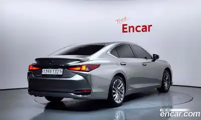 Lexus ES 2020 2.5 Автомат в Москве № 628629, миниатюра 2