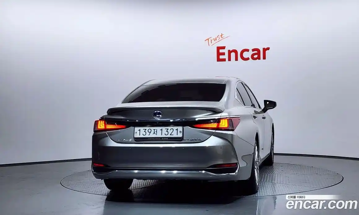 Lexus ES 2020 2.5 Автомат в Москве № 628629, фото 4