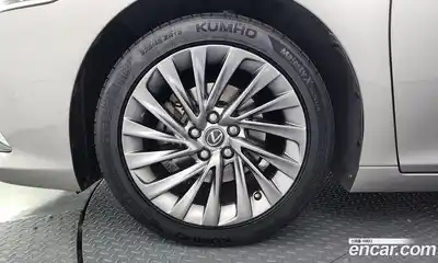 Lexus ES 2020 2.5 Автомат в Москве № 628629, миниатюра 5