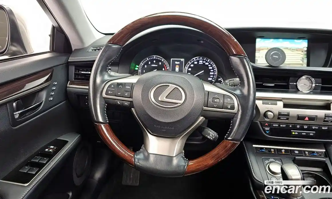 Lexus ES 2018 2.5 Автомат в Москве № 628661, фото 13