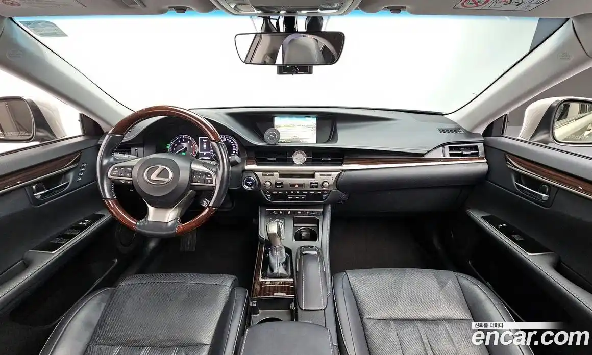 Lexus ES 2018 2.5 Автомат в Москве № 628661, фото 7