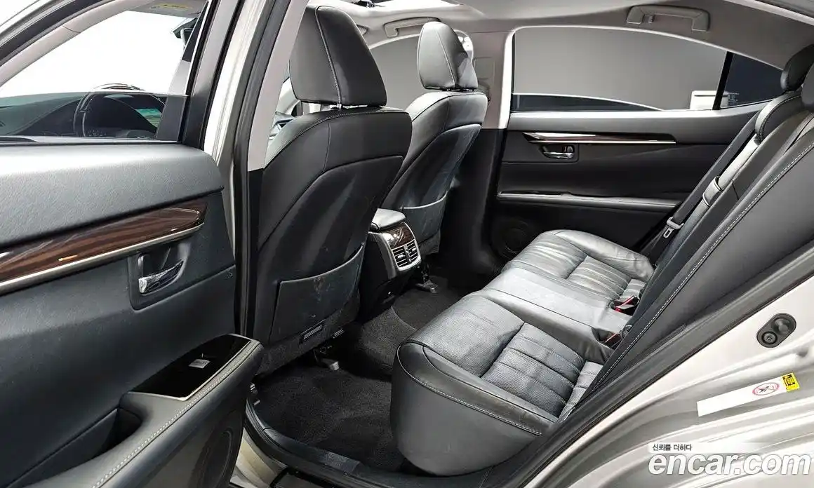 Lexus ES 2018 2.5 Автомат в Москве № 628661, фото 10