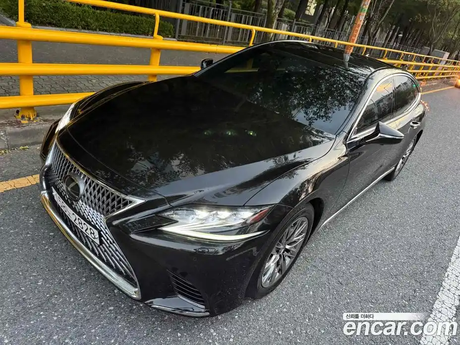 Lexus LS 2018 3.4 Автомат в Москве № 628771, фото 3
