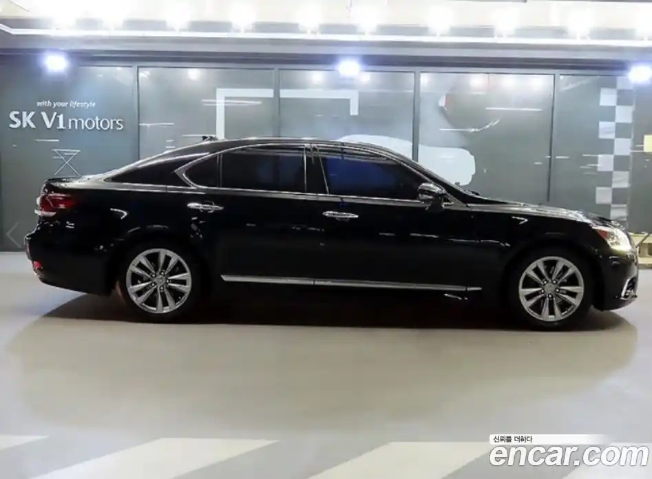 Lexus LS 2015 4.6 Автомат в Москве № 628793, фото 3
