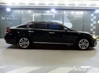 Lexus LS 2015 4.6 Автомат в Москве № 628793, миниатюра 3