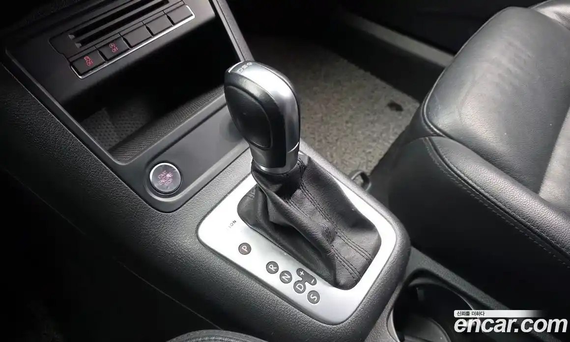 Volkswagen Tiguan 2015 2.0 Автомат в Москве № 629126, фото 9