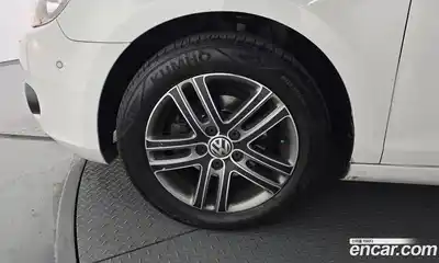 Volkswagen Golf 2011 1.6 Автомат в Москве № 629151, миниатюра 5