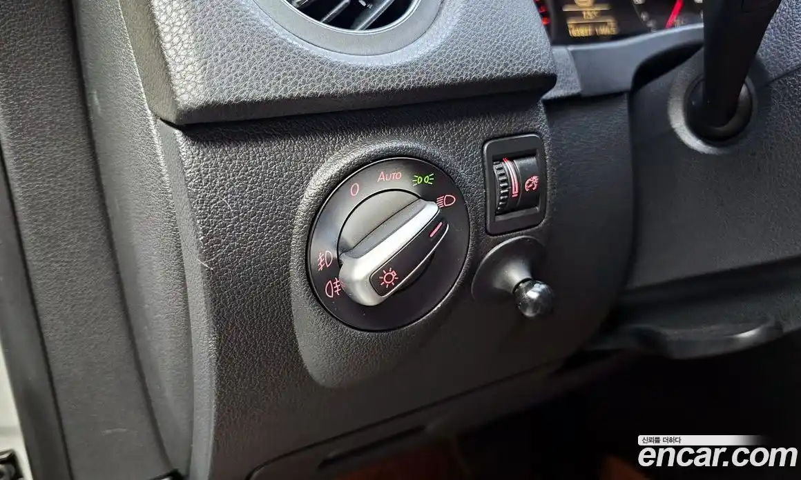 Volkswagen Tiguan 2015 2.0 Автомат в Москве № 629190, фото 15