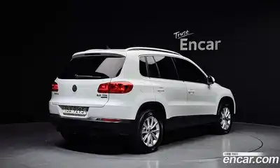 Volkswagen Tiguan 2015 2.0 Автомат в Москве № 629190, миниатюра 2
