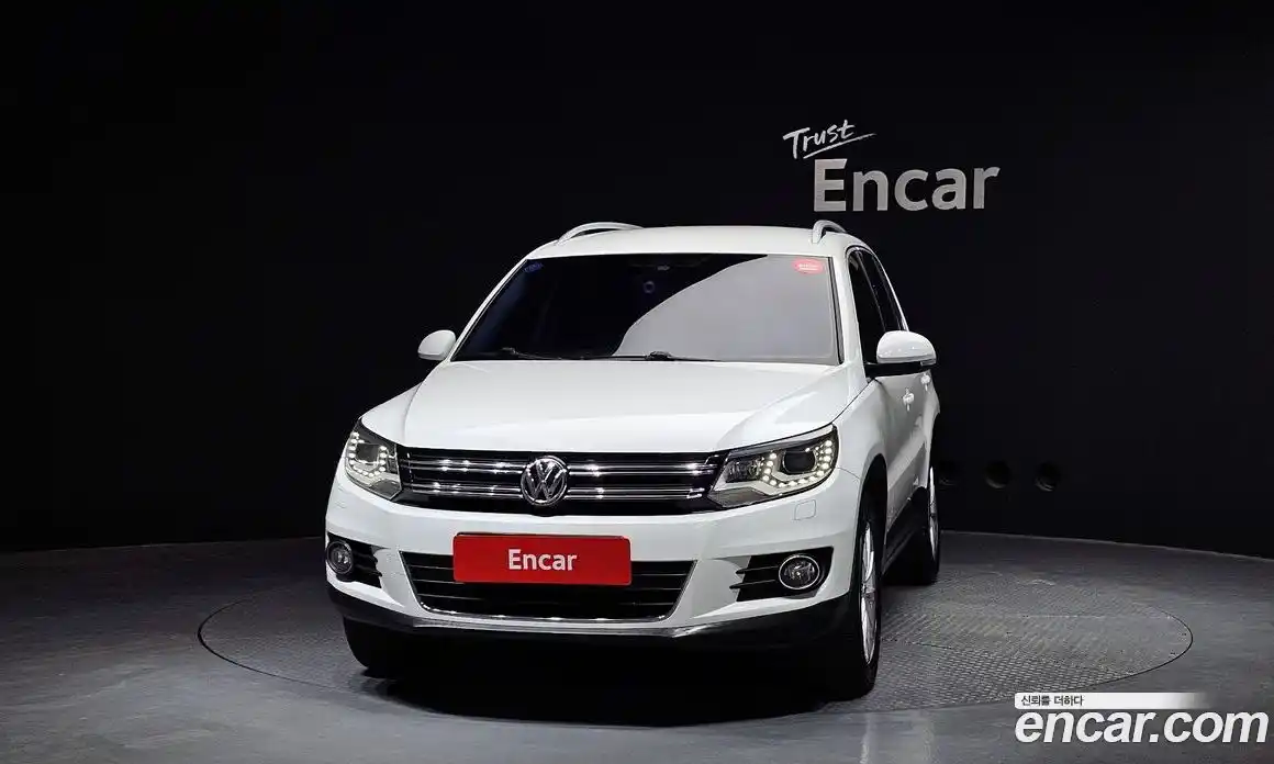 Volkswagen Tiguan 2015 2.0 Автомат в Москве № 629190, фото 3