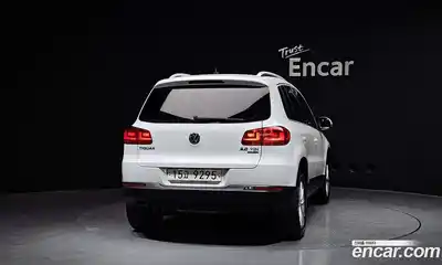 Volkswagen Tiguan 2015 2.0 Автомат в Москве № 629190, миниатюра 4