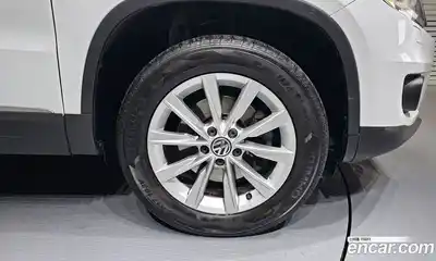 Volkswagen Tiguan 2015 2.0 Автомат в Москве № 629190, миниатюра 5