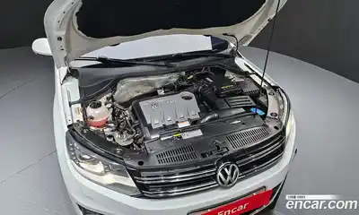Volkswagen Tiguan 2015 2.0 Автомат в Москве № 629190, миниатюра 6