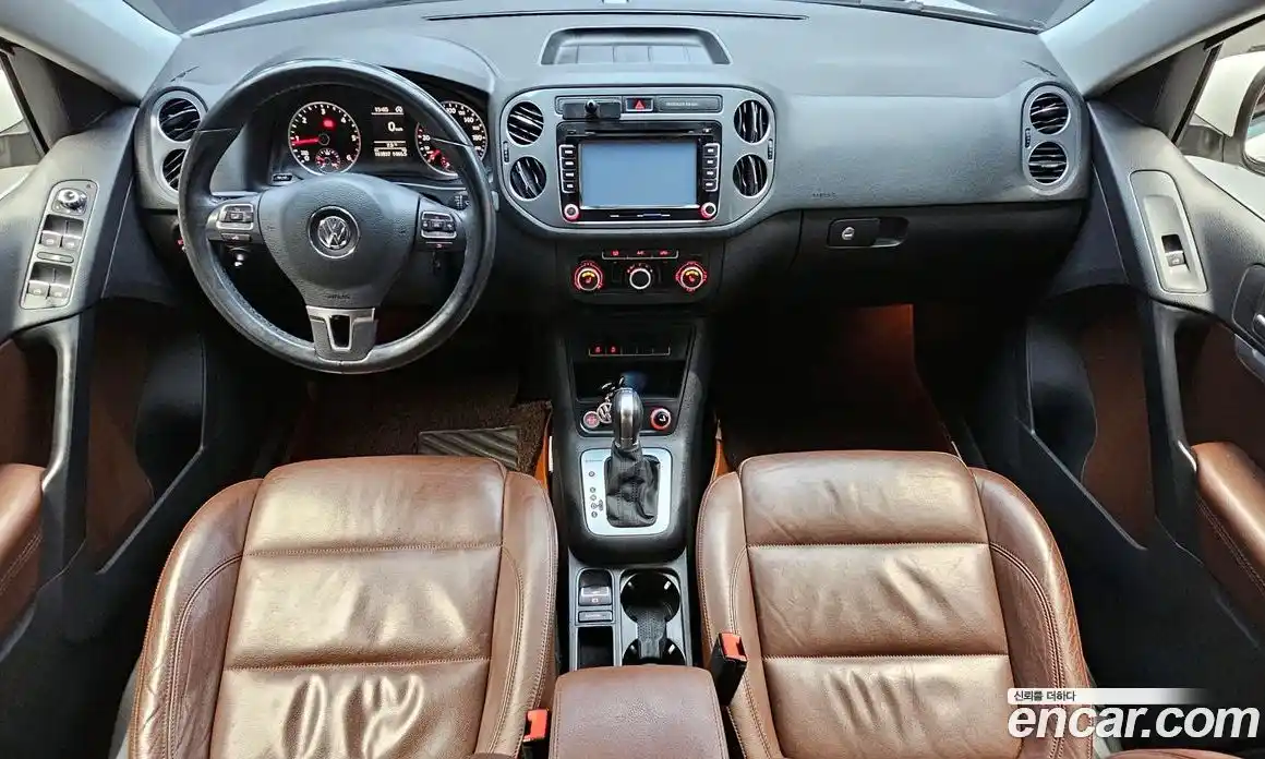 Volkswagen Tiguan 2015 2.0 Автомат в Москве № 629190, фото 7