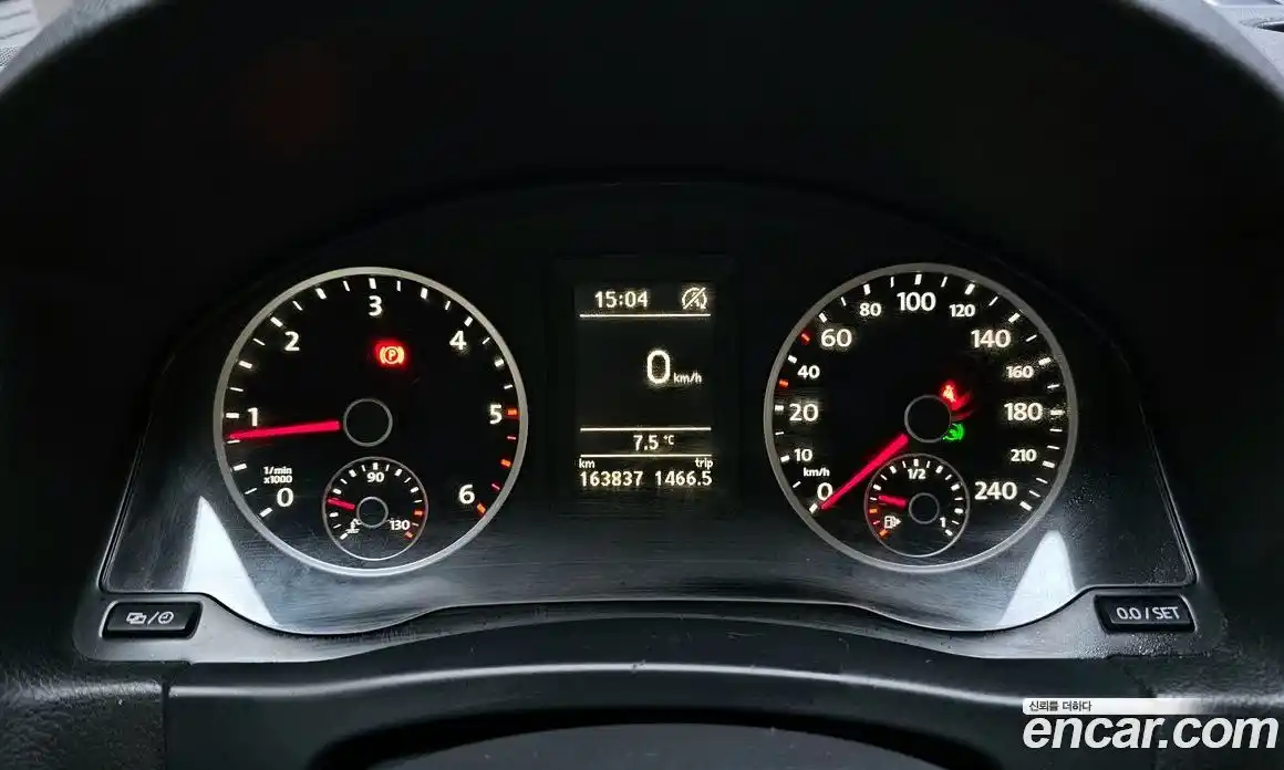 Volkswagen Tiguan 2015 2.0 Автомат в Москве № 629190, фото 8