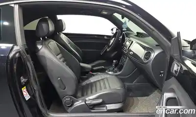 Volkswagen Beatle 2015 2.0 Автомат в Москве № 629262, миниатюра 11