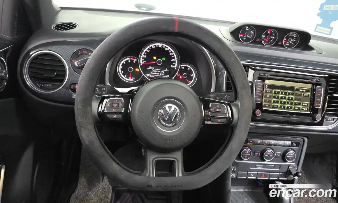 Volkswagen Beatle 2015 2.0 Автомат в Москве № 629262, фото 13