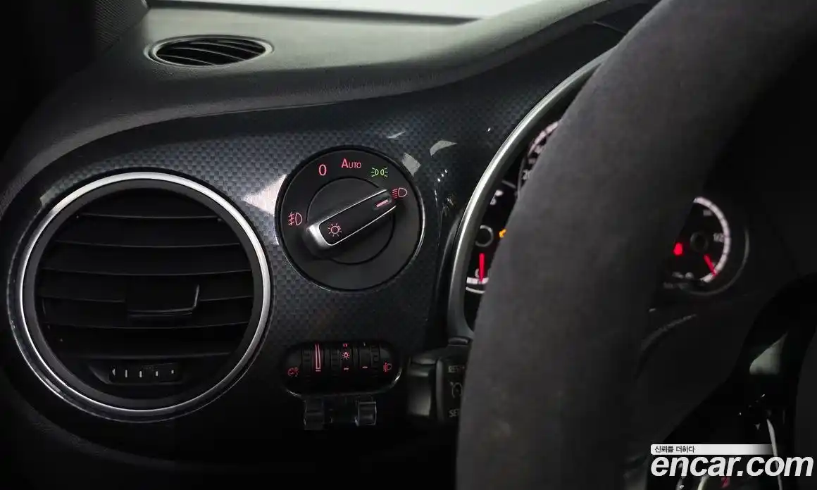 Volkswagen Beatle 2015 2.0 Автомат в Москве № 629262, фото 14