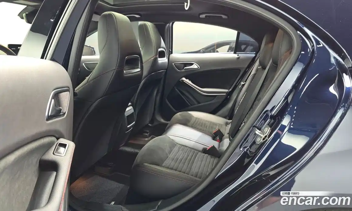 Mercedes-Benz A-Class 2018 1.6 Автомат в Москве № 138690, фото 12