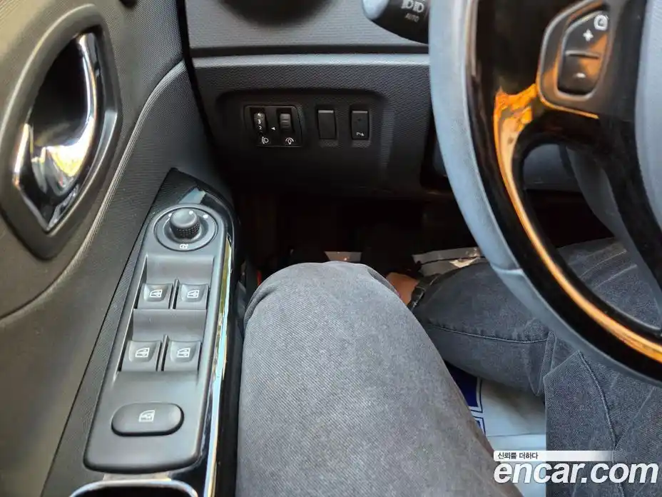 Renault QM3 2014 1.5 Автомат в Москве № 147926, фото 16