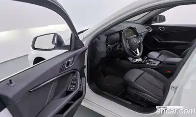 BMW 1-Series 2024 2.0 Автомат в Москве № 186871, миниатюра 10