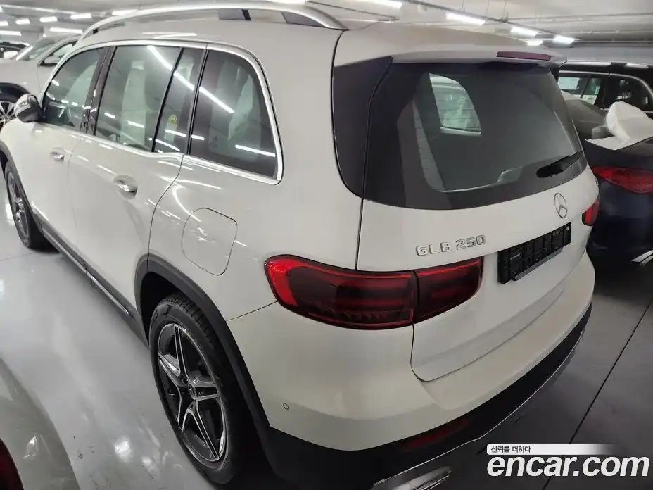 Mercedes-Benz GLB-Class 2025 2.0 Автомат в Москве № 193595, фото 3