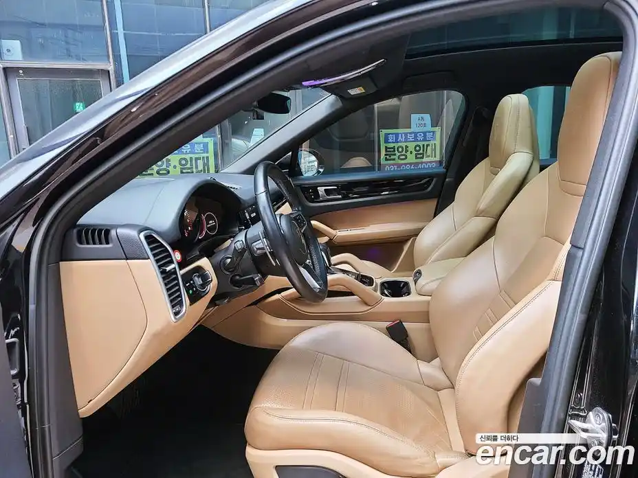 Porsche Cayenne 2020 3.0 Автомат в Москве № 197933, фото 4