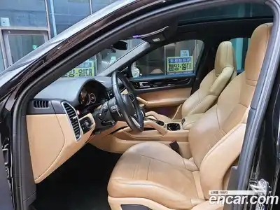 Porsche Cayenne 2020 3.0 Автомат в Москве № 197933, миниатюра 4
