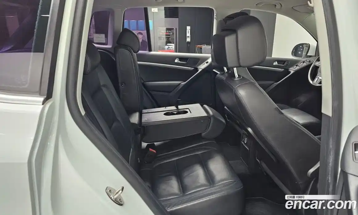 Volkswagen Tiguan 2015 2.0 Автомат в Москве № 199307, фото 12