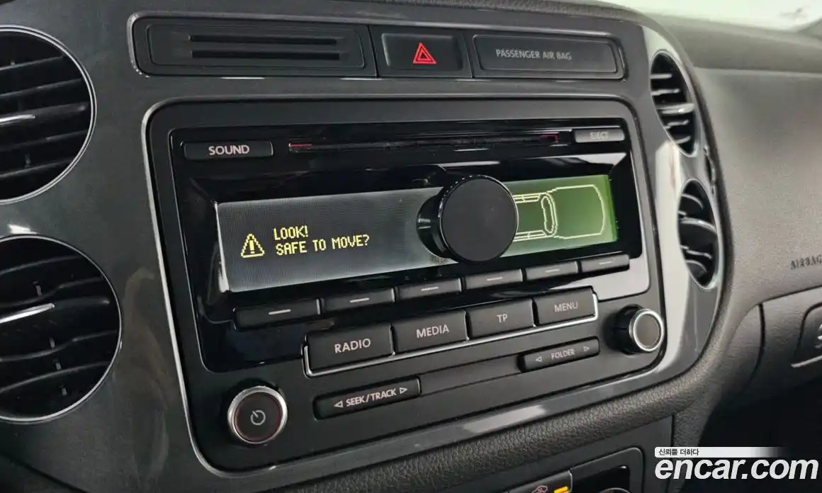 Volkswagen Tiguan 2015 2.0 Автомат в Москве № 199307, фото 15