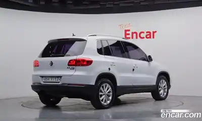 Volkswagen Tiguan 2015 2.0 Автомат в Москве № 199307, миниатюра 2