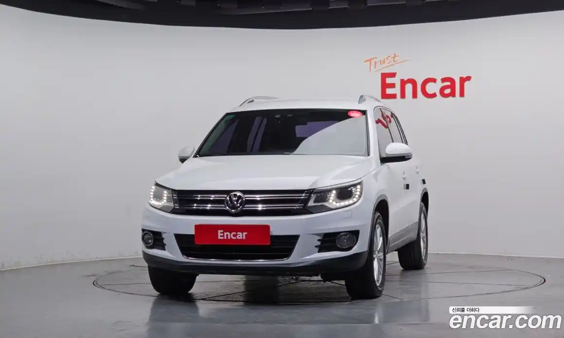 Volkswagen Tiguan 2015 2.0 Автомат в Москве № 199307, фото 3