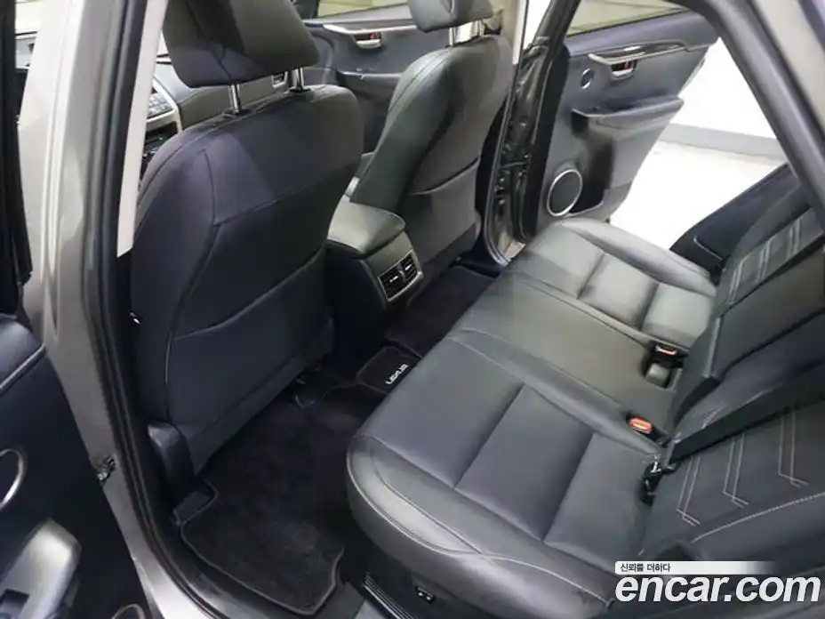 Lexus NX 2017 2.5 Автомат в Москве № 214848, фото 13