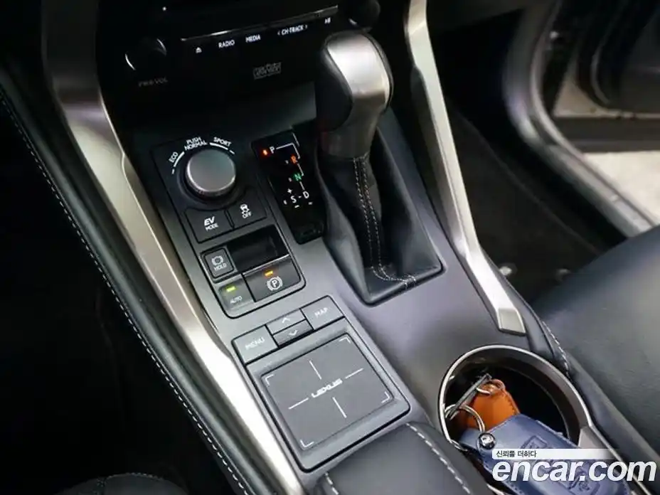 Lexus NX 2017 2.5 Автомат в Москве № 214848, фото 19