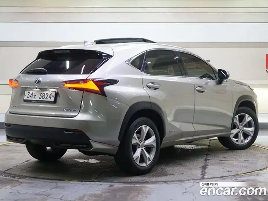 Lexus NX 2017 2.5 Автомат в Москве № 214848, фото 4