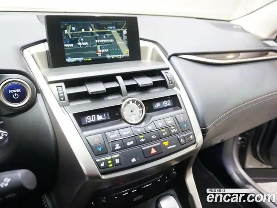 Lexus NX 2017 2.5 Автомат в Москве № 214848, фото 5