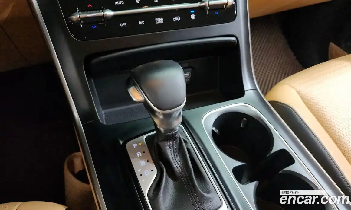 Kia Canival 2021 2.2 Автомат в Москве № 287603, фото 9